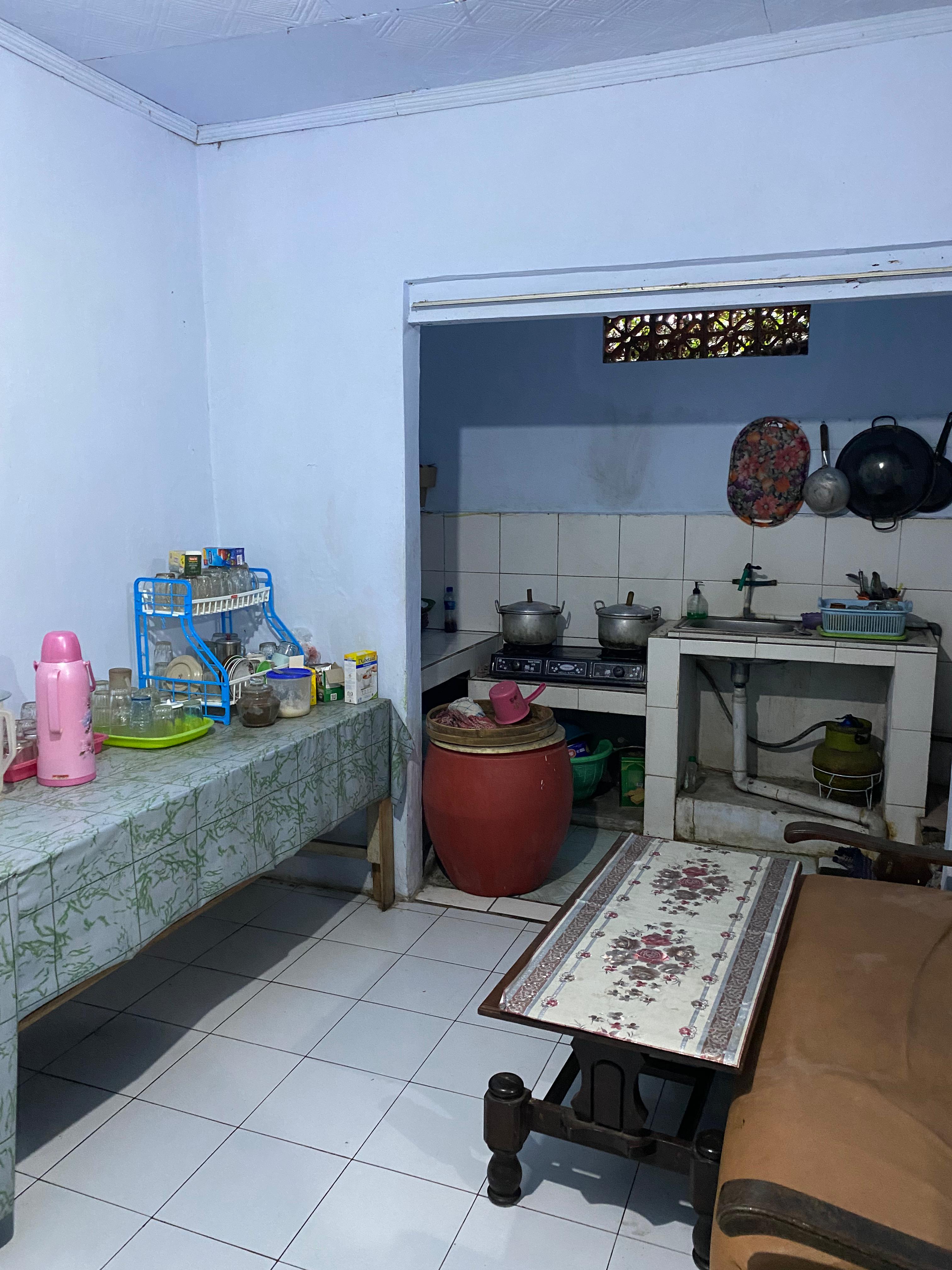 Asmoro Homestay at Senduro